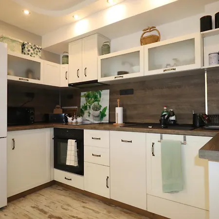 Relax With Parking Apartment Varna