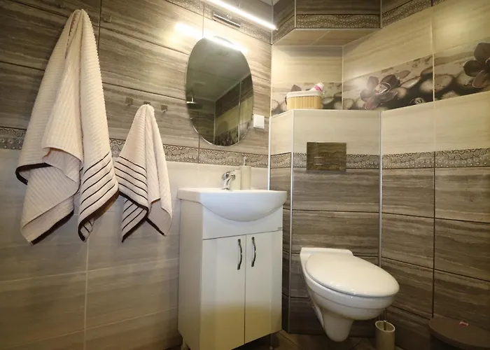 Relax With Parking فارنا