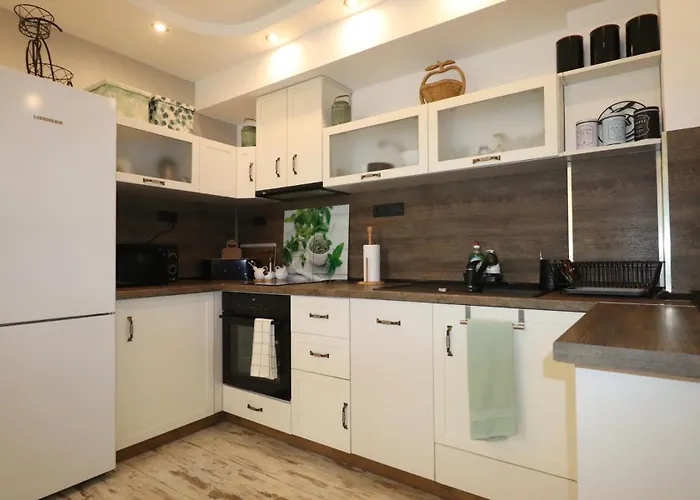 Relax With Parking شقة فارنا